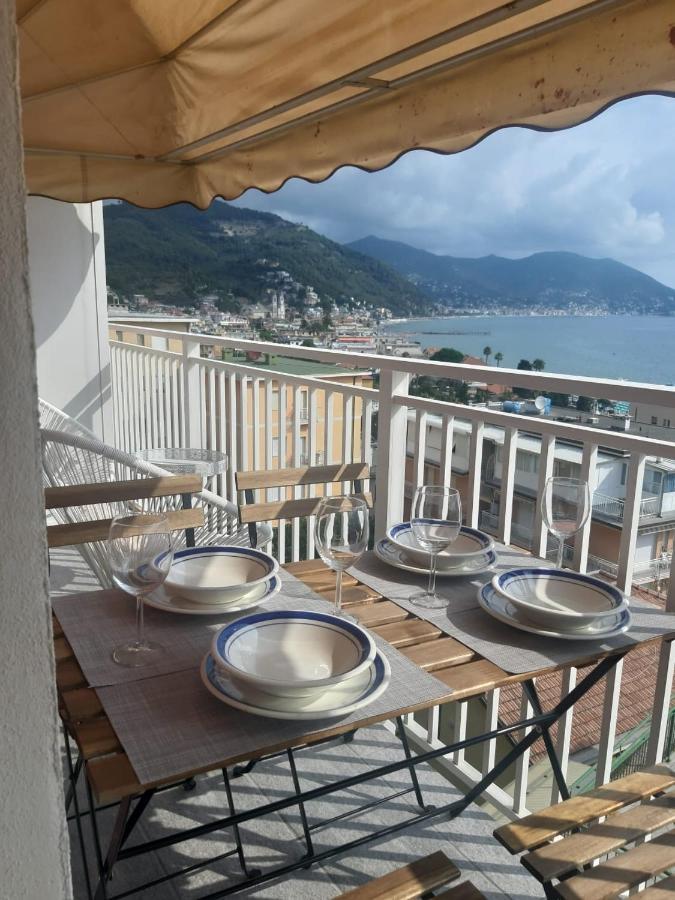 Вилла Spectacular Sea View - 3 Minutes Walk From The Sea Лайгуэлья Экстерьер фото
